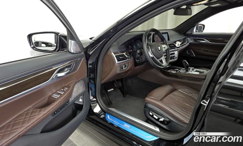 BMW 7-Series 740Li xDrive Design Pure Excellence