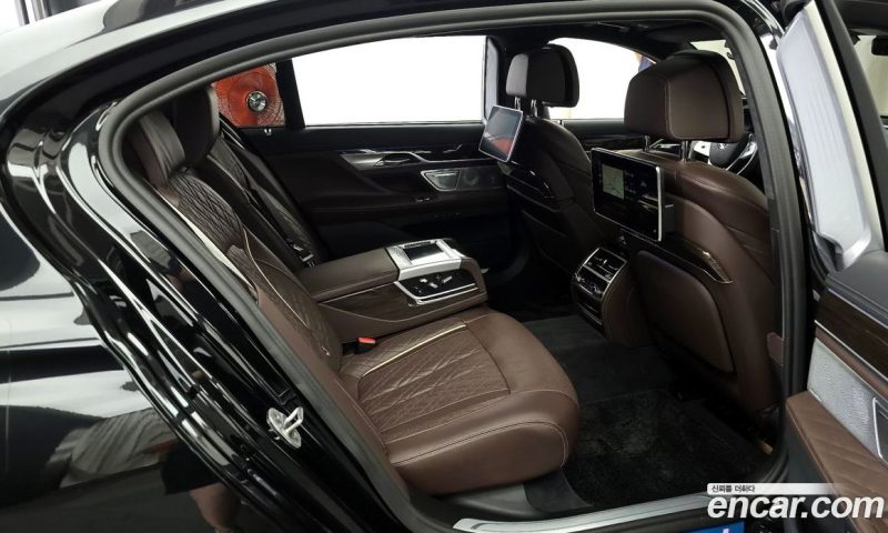 BMW 7-Series 740Li xDrive Design Pure Excellence