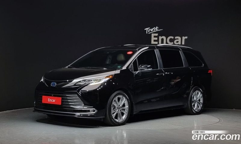 Toyota Sienna 2.5 Hybrid 2WD