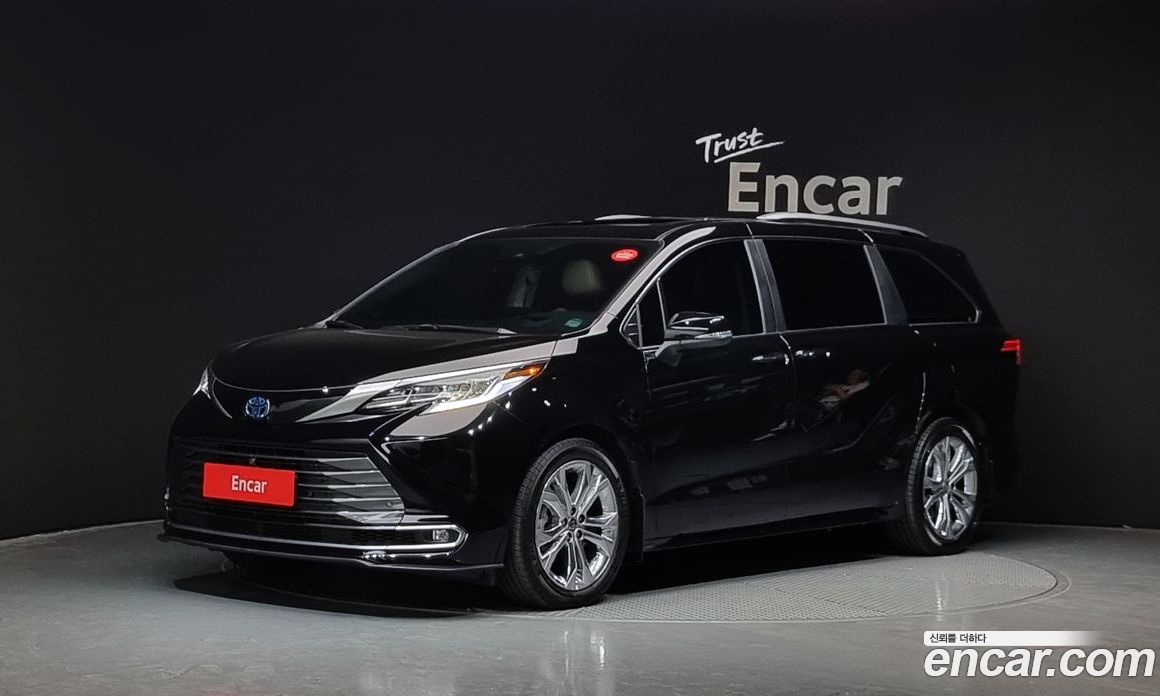 Toyota Sienna 2.5 Hybrid 2WD