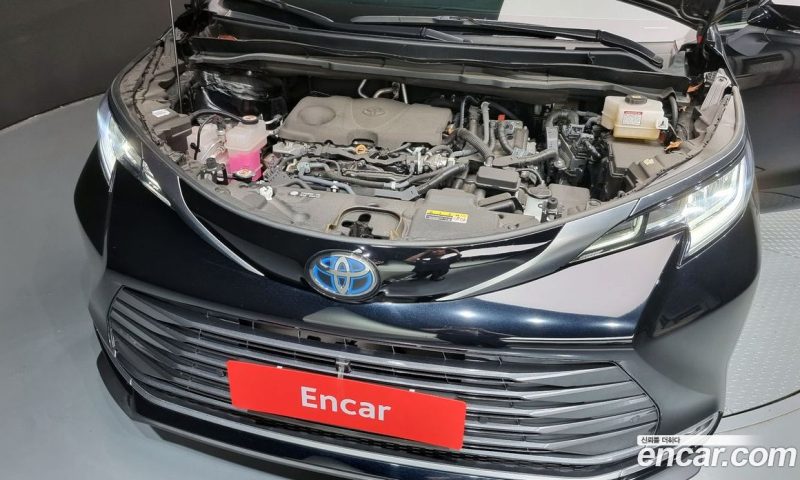 Toyota Sienna 2.5 Hybrid 2WD