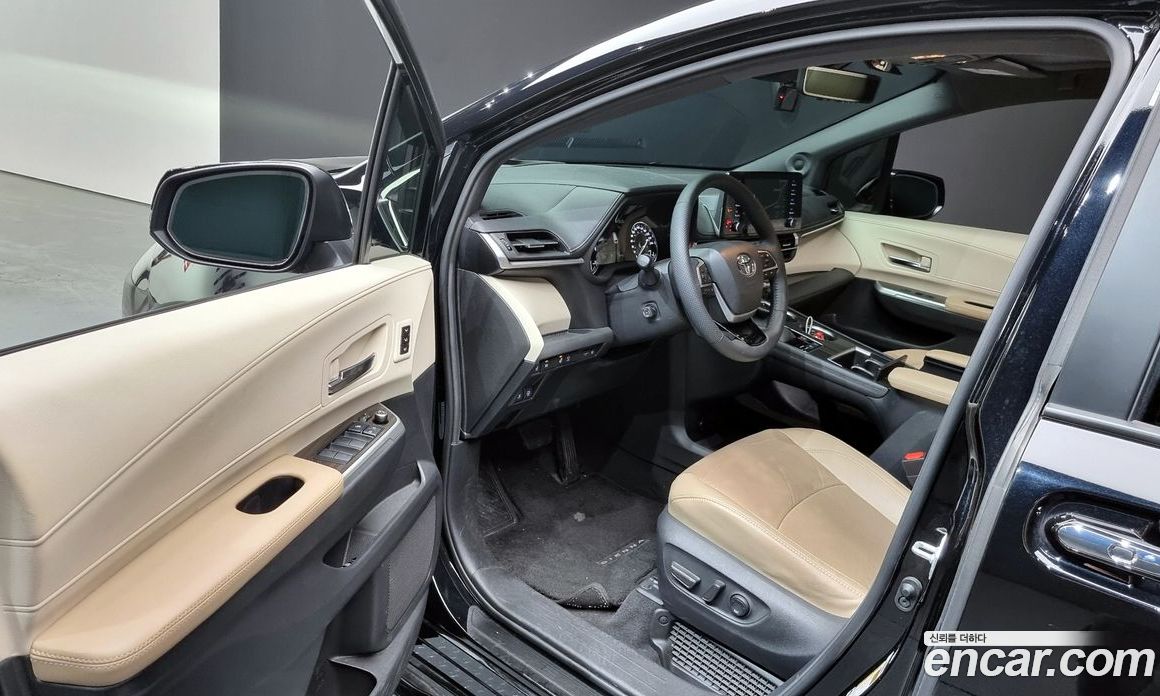 Toyota Sienna 2.5 Hybrid 2WD