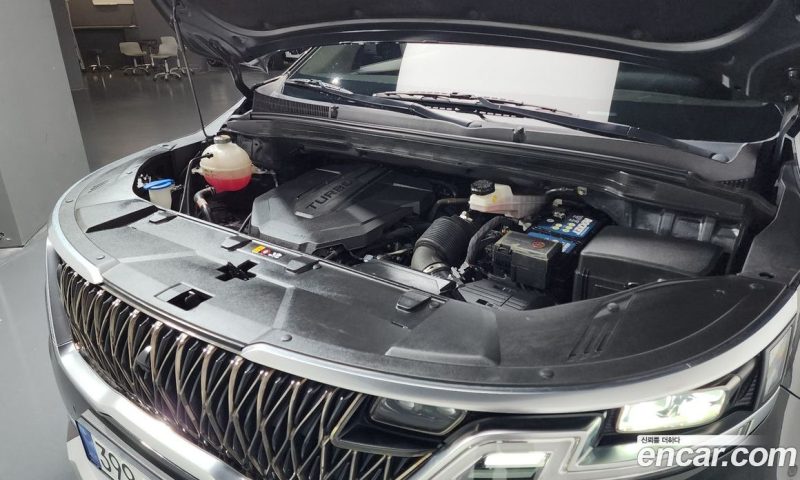 Kia Carnival 7-Seater Hi-Limousine