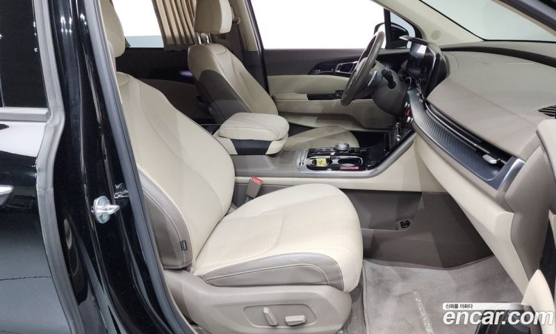 Kia Carnival 7-Seater Hi-Limousine