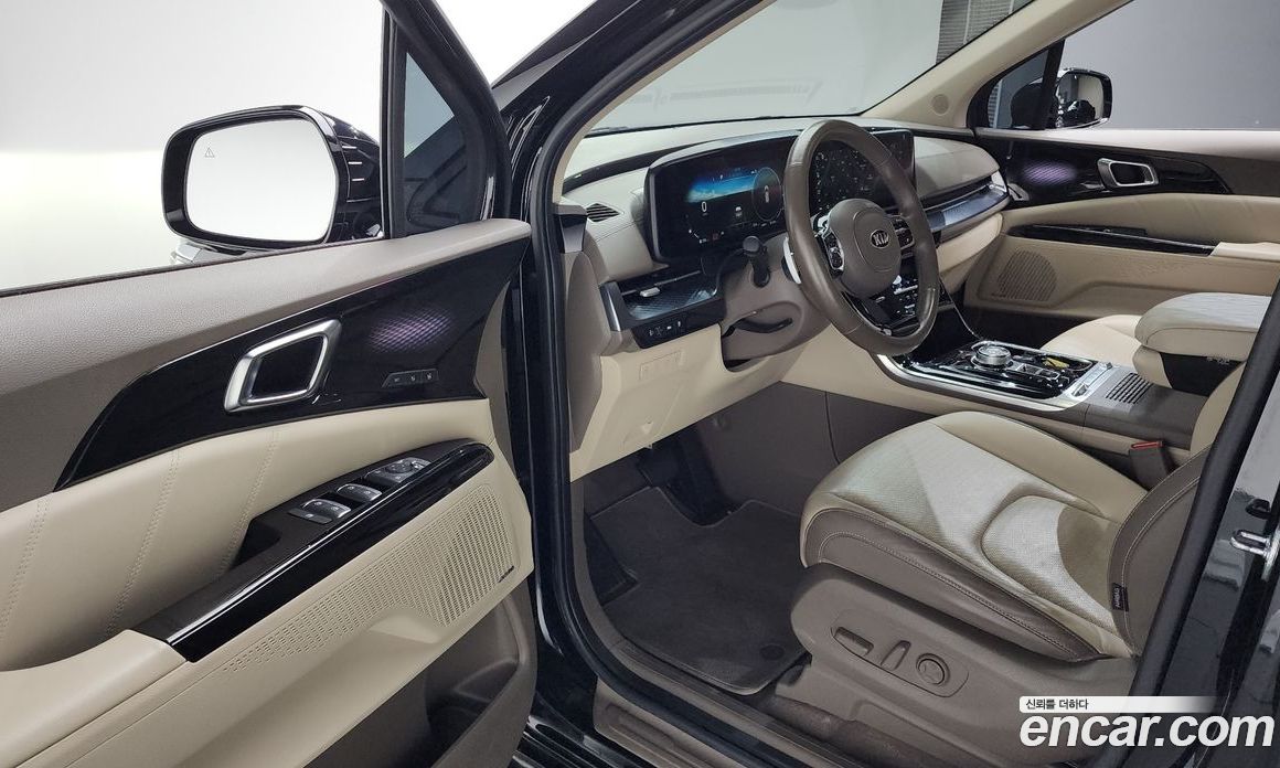 Kia Carnival 7-Seater Hi-Limousine