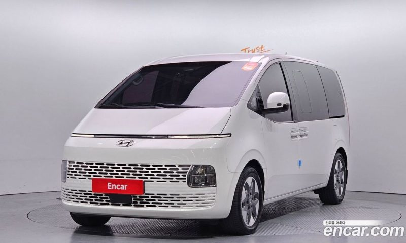 Hyundai Staria Tourer 11-Seater