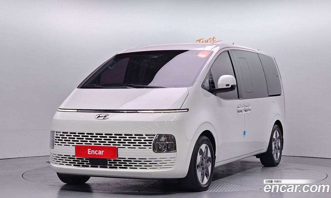Hyundai Staria Tourer 11-Seater