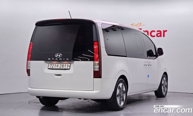Hyundai Staria Tourer 11-Seater