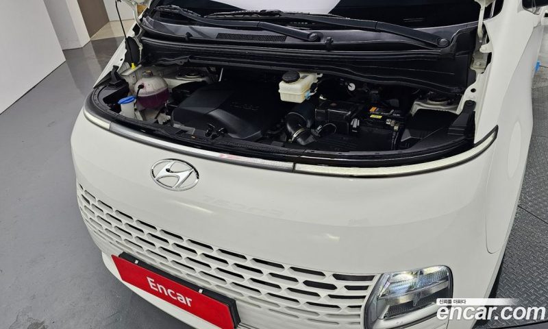 Hyundai Staria Tourer 11-Seater