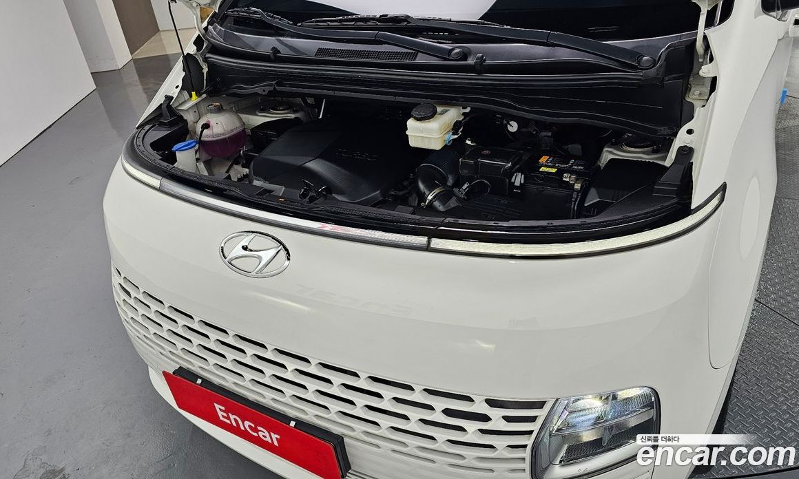 Hyundai Staria Tourer 11-Seater