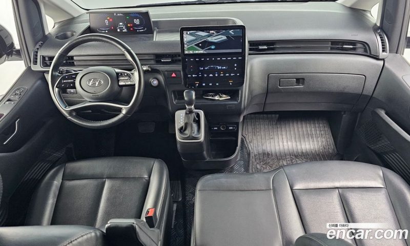 Hyundai Staria Tourer 11-Seater