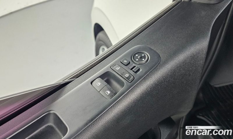 Hyundai Staria Tourer 11-Seater