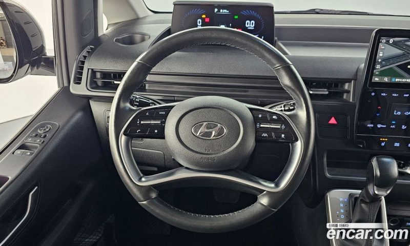 Hyundai Staria Tourer 11-Seater