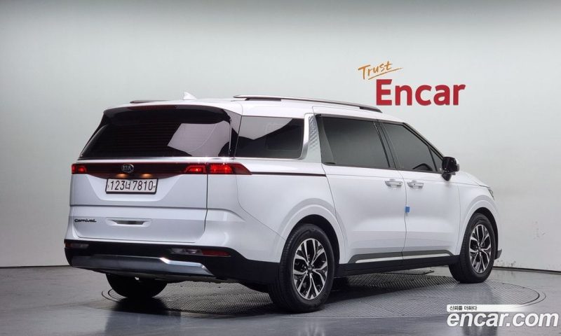 Kia Carnival 9-Seater Noblesse