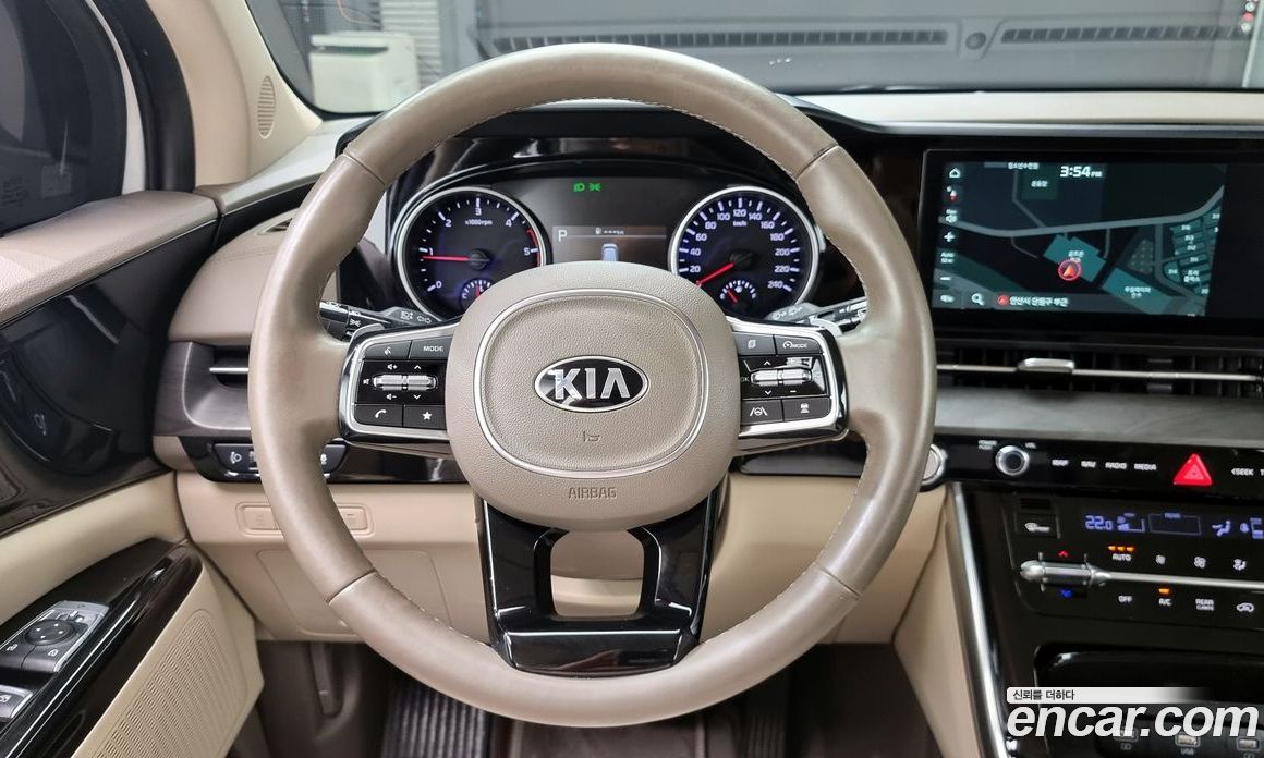 Kia Carnival 9-Seater Noblesse