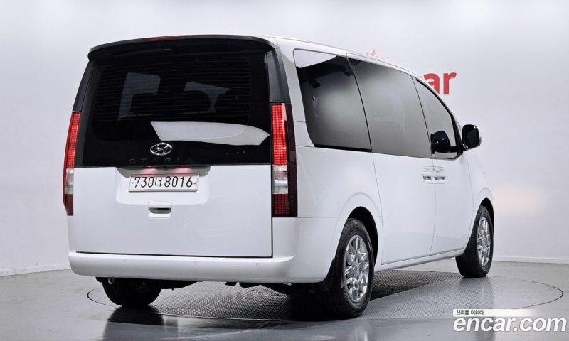 Hyundai Staria Tourer 11-Seater