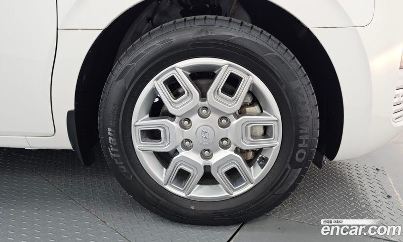 Hyundai Staria Tourer 11-Seater