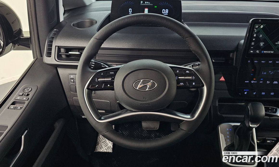 Hyundai Staria Tourer 11-Seater