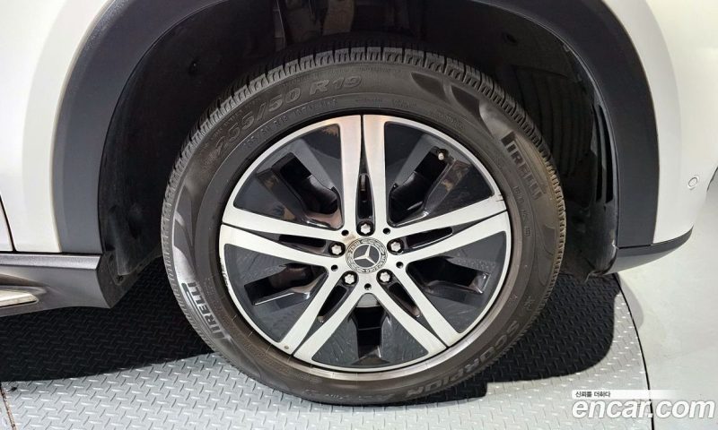 Mercedes Benz GLE-Class GLE300d 4MATIC