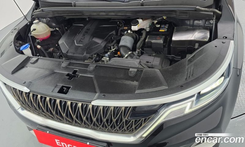 Kia Carnival 9-Seater Prestige