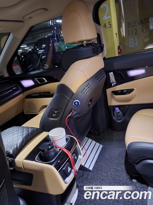 Kia Carnival 11-Seater Signature