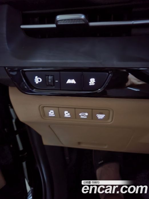 Kia Carnival 11-Seater Signature
