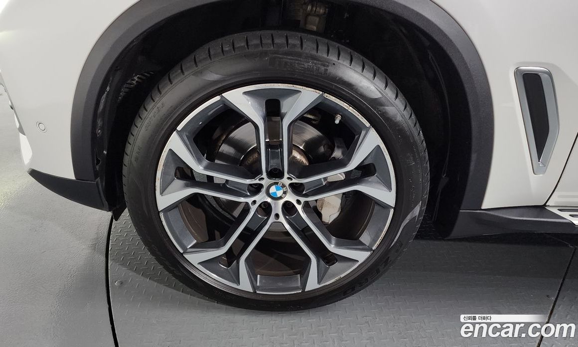 BMW X5 xDrive i40 xLine