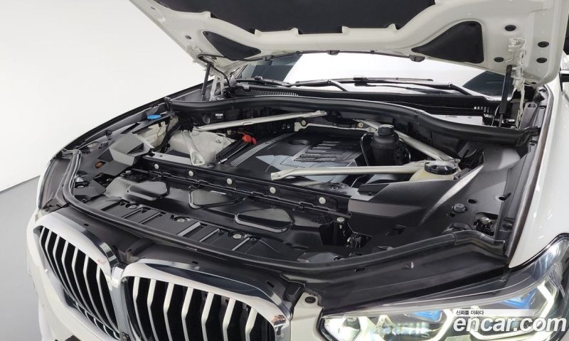 BMW X5 xDrive i40 xLine