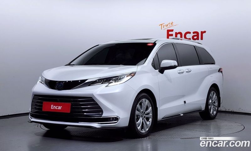 Toyota Sienna 2.5 Hybrid 2WD