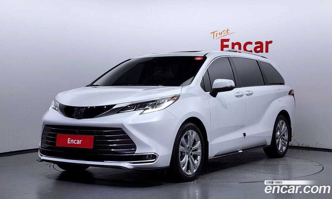 Toyota Sienna 2.5 Hybrid 2WD