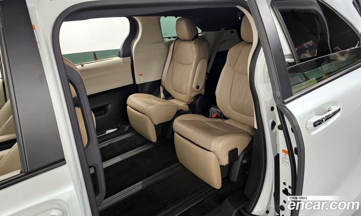 Toyota Sienna 2.5 Hybrid 2WD