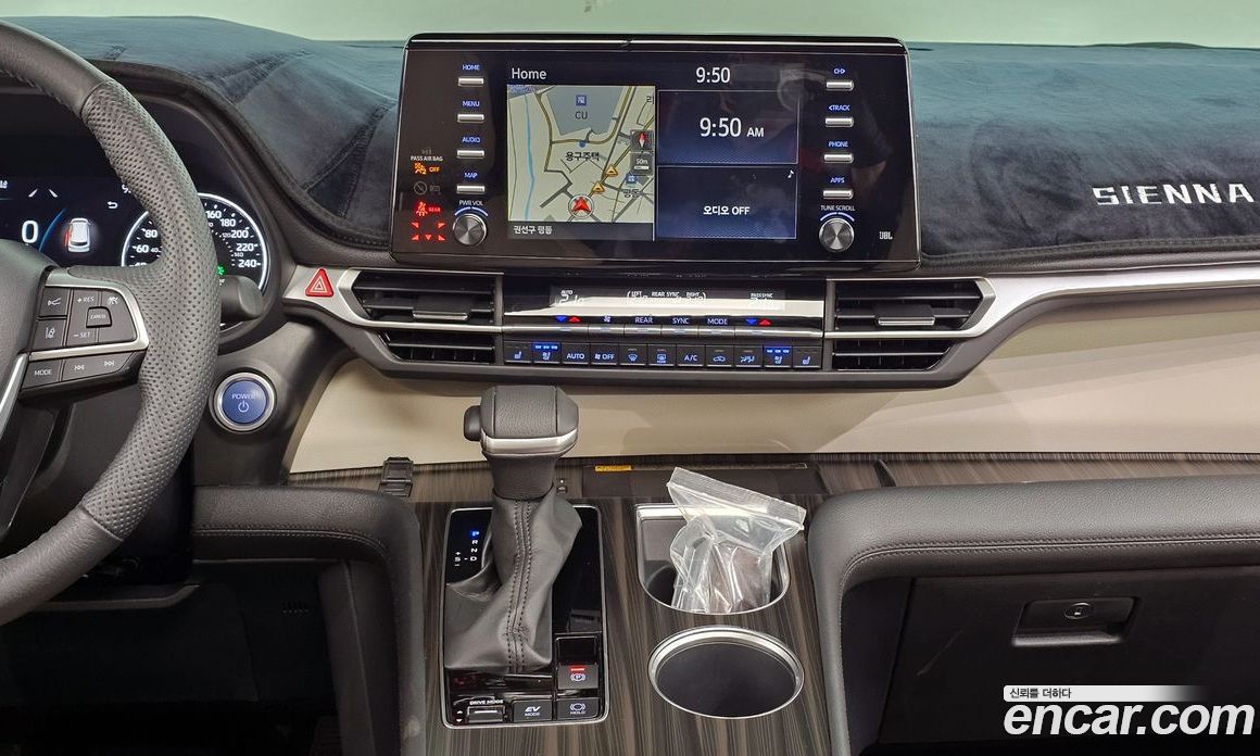 Toyota Sienna 2.5 Hybrid 2WD