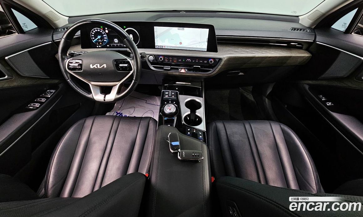Kia K8 2.5 Gasoline 2WD