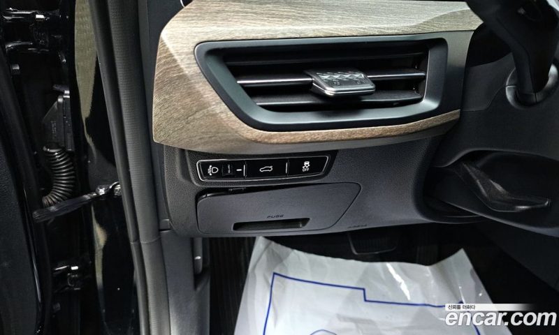 Kia K8 2.5 Gasoline 2WD