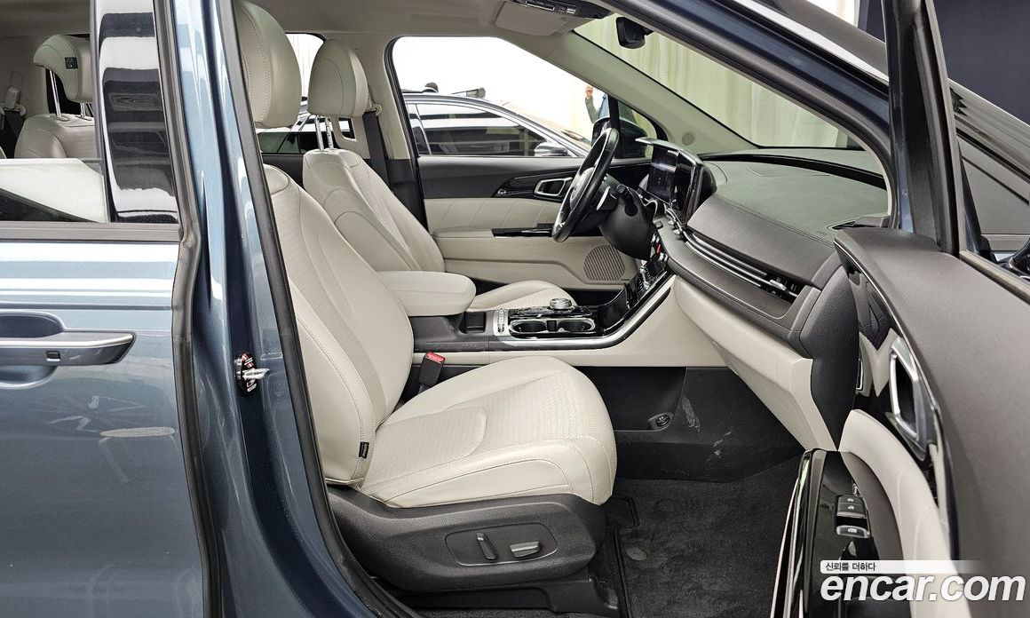 Kia Carnival 9-Seater Signature
