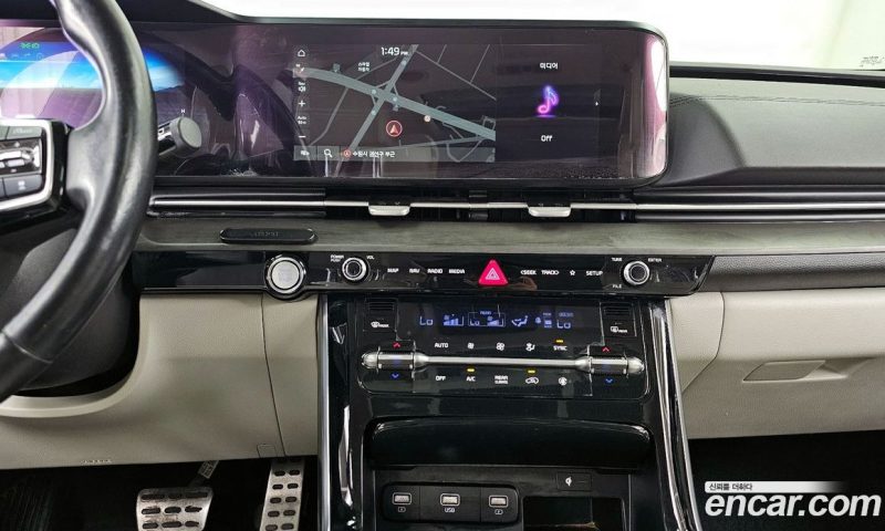 Kia Carnival 9-Seater Signature
