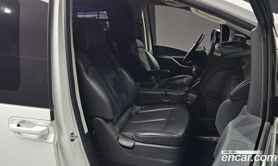Hyundai Staria Cargo 3-Seater