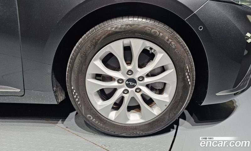 Kia K8 2.5 Gasoline 2WD