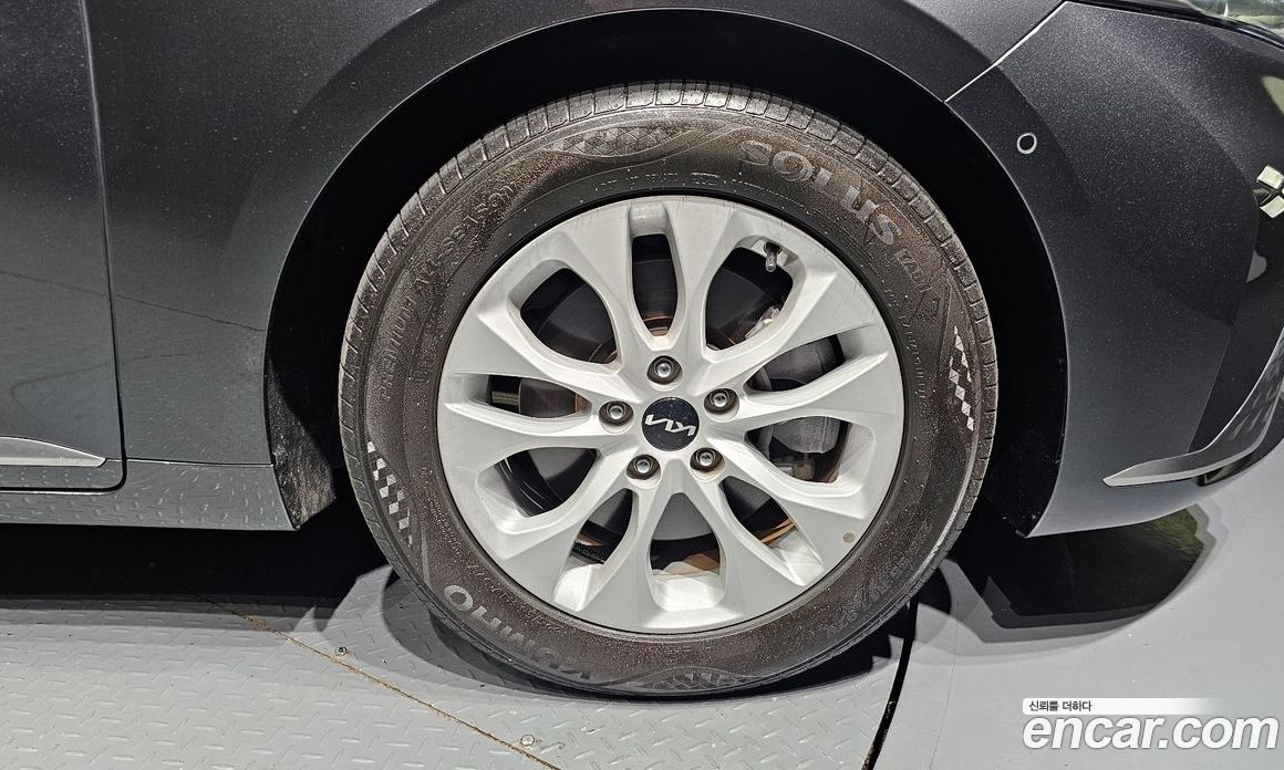 Kia K8 2.5 Gasoline 2WD