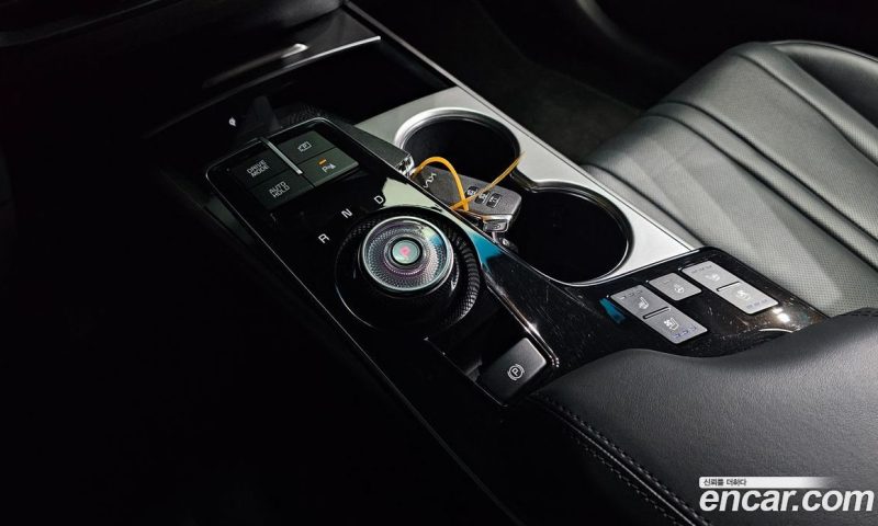 Kia K8 2.5 Gasoline 2WD
