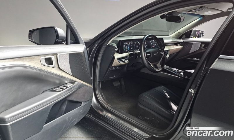 Kia K8 2.5 Gasoline 2WD