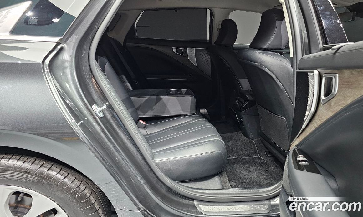 Kia K8 2.5 Gasoline 2WD