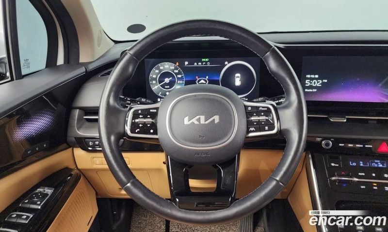 Kia Carnival 9-Seater Signature