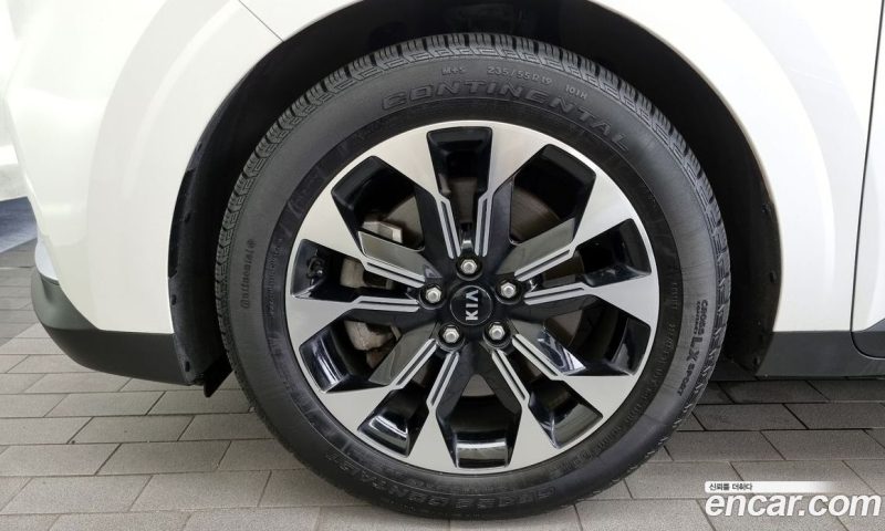 Kia Carnival 9-Seater Signature