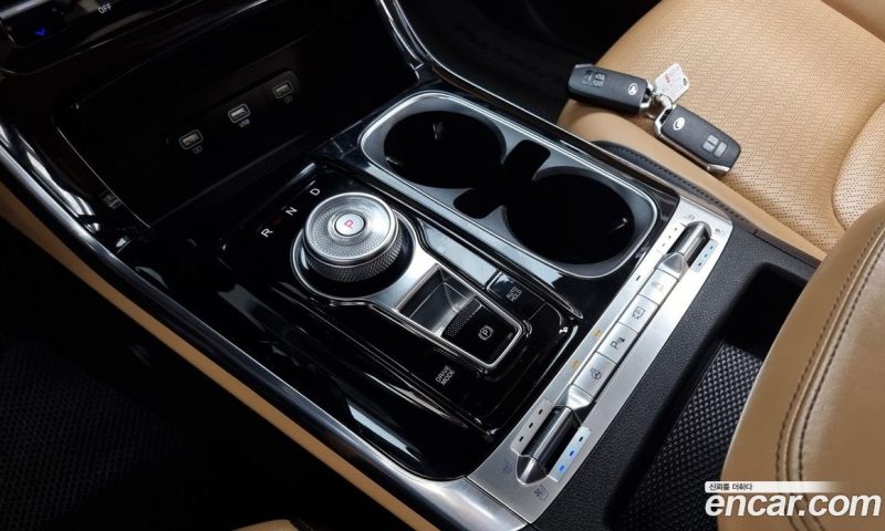 Kia Carnival 9-Seater Signature