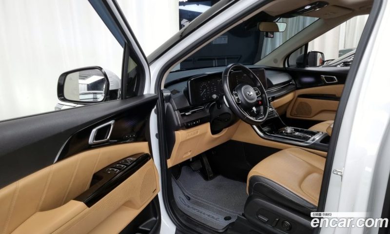 Kia Carnival 9-Seater Signature