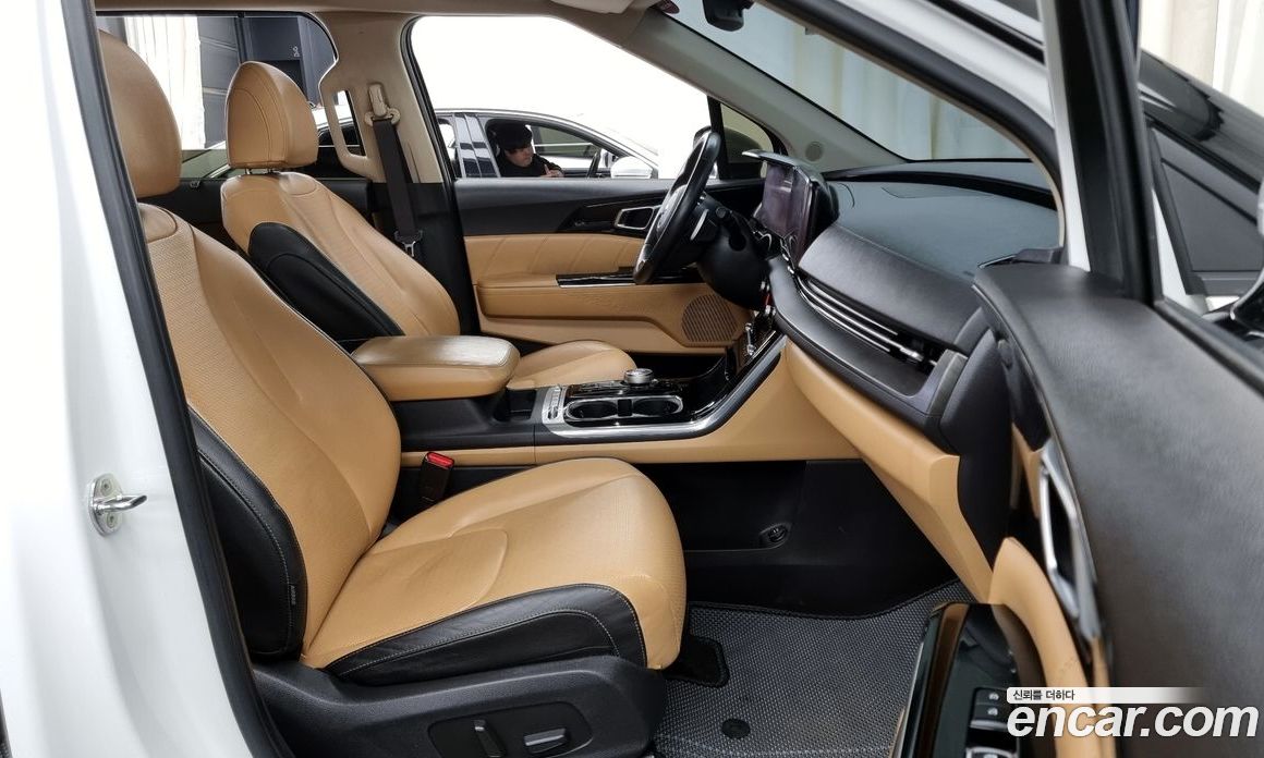 Kia Carnival 9-Seater Signature