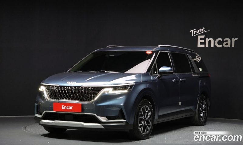 Kia Carnival 9-Seater Prestige