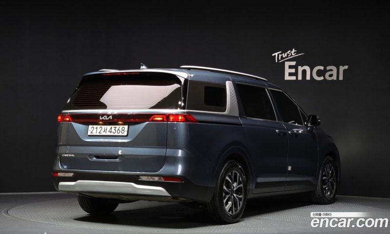 Kia Carnival 9-Seater Prestige