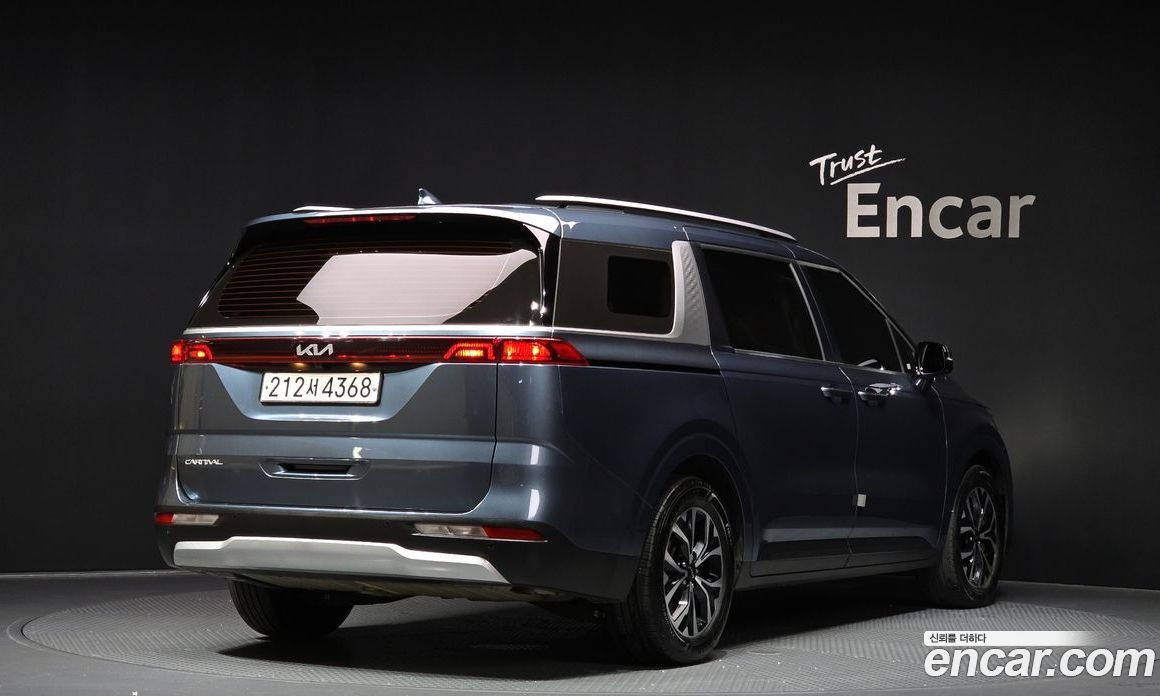 Kia Carnival 9-Seater Prestige
